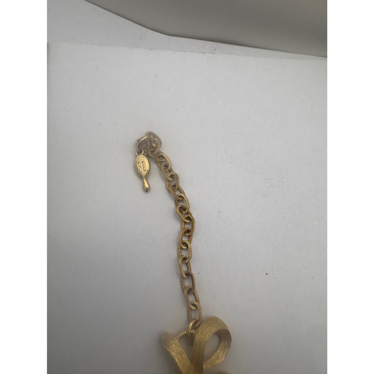 Sarah Coventry Vintage Gold Tone Leaf Motif Statement Necklace 16.5 inches
