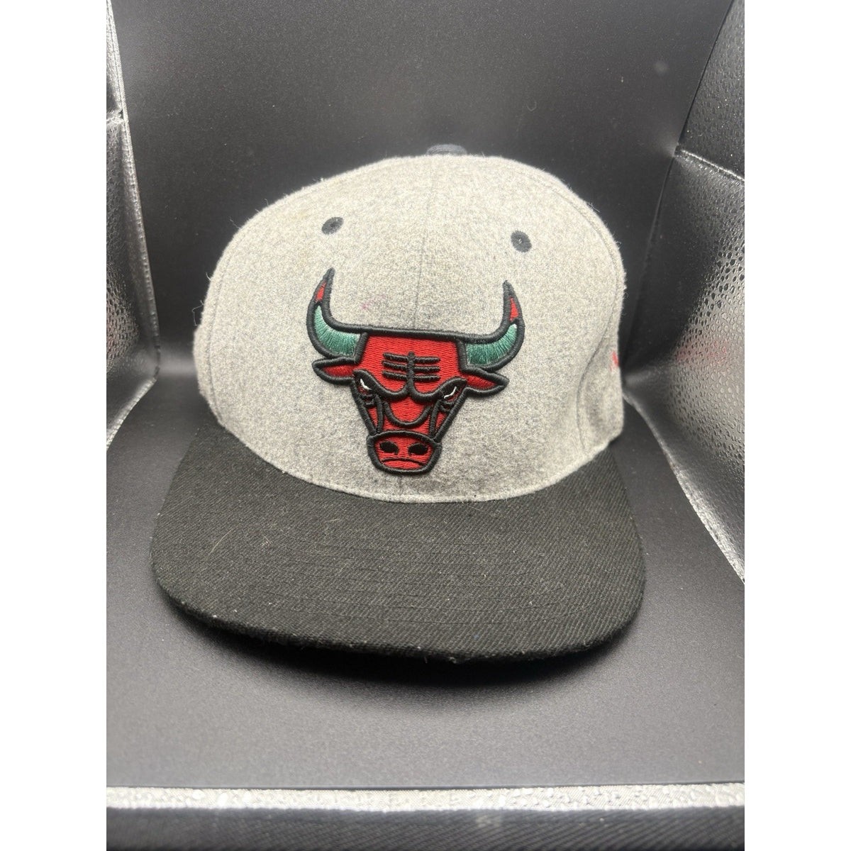 Mitchell & Ness Chicago Bulls Snapback Hat Gray Wool Red Green Horns Logo