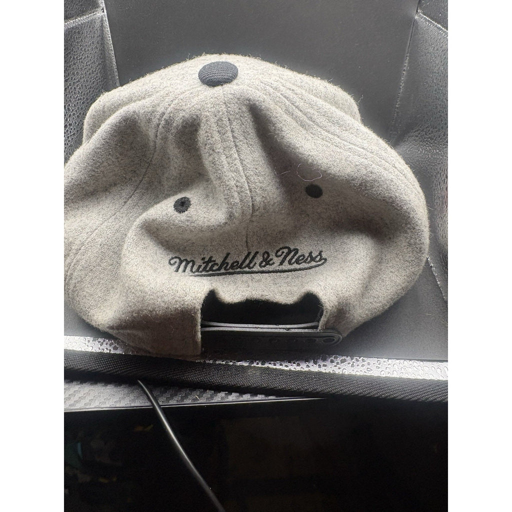 Mitchell & Ness Chicago Bulls Snapback Hat Gray Wool Red Green Horns Logo
