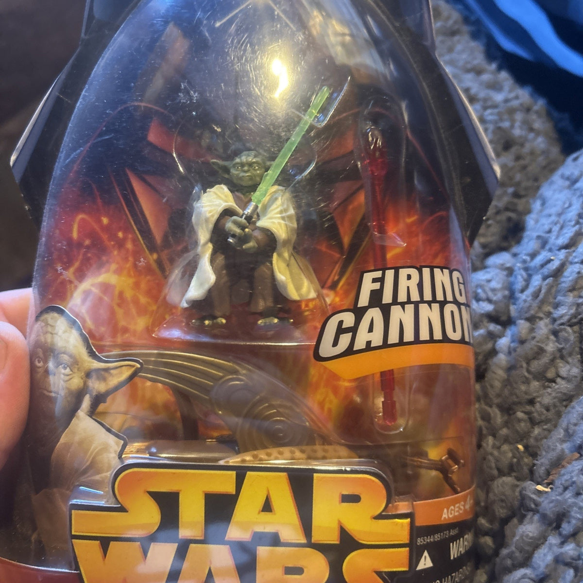 Hasbro Star Wars: Revenge of the Sith Yoda Firing Cannon Action Figure