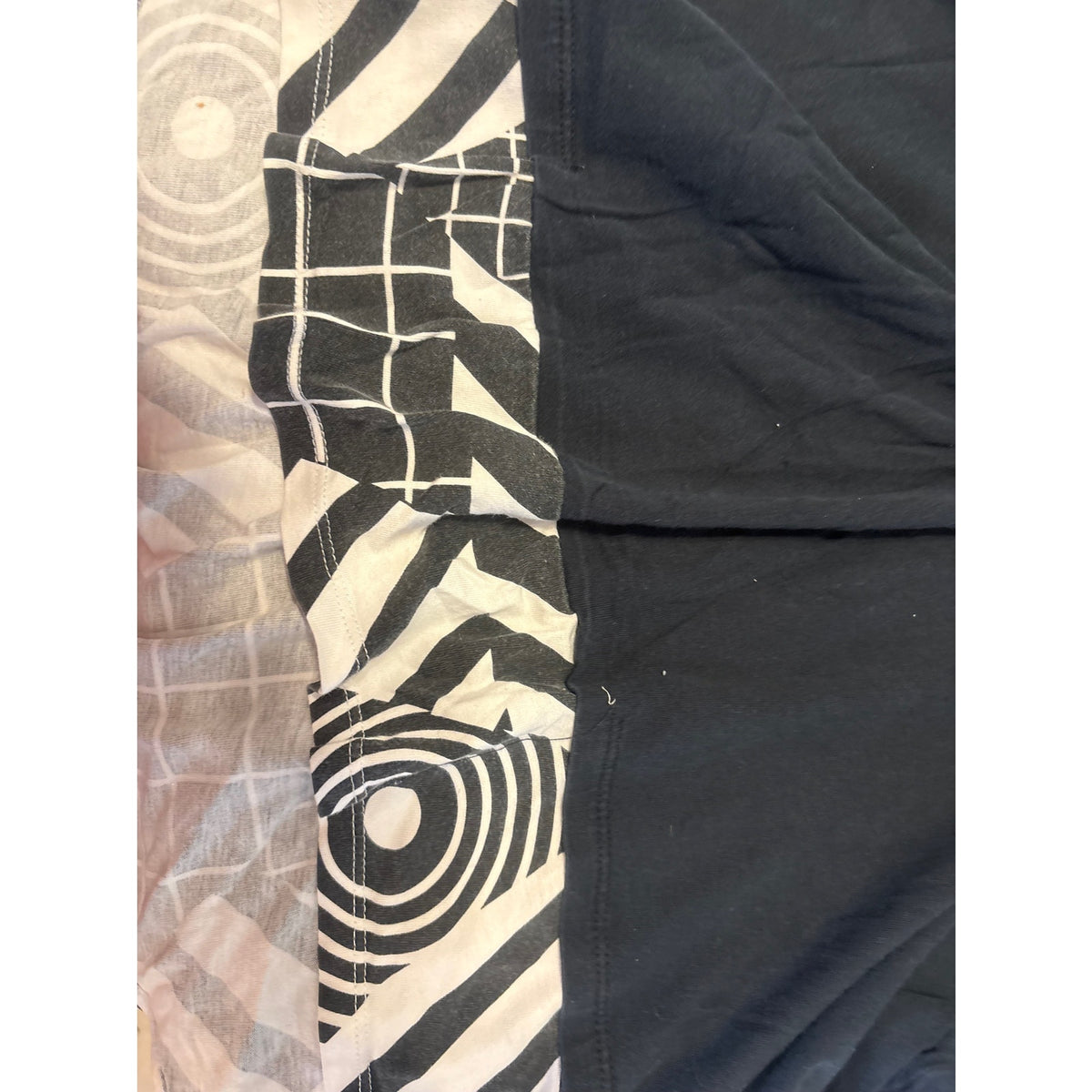Nike The Nike Tee Athletic T-Shirt Men’s XL Black White Geometric Graphic