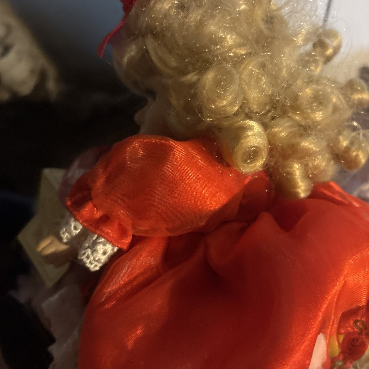 Kathy Porcelain Doll Wind Up Dam Dee Collectors Choice