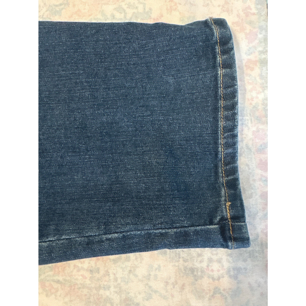 Gloria Vanderbilt Women's jeans, Amanda fit, blue denim, size 18WS